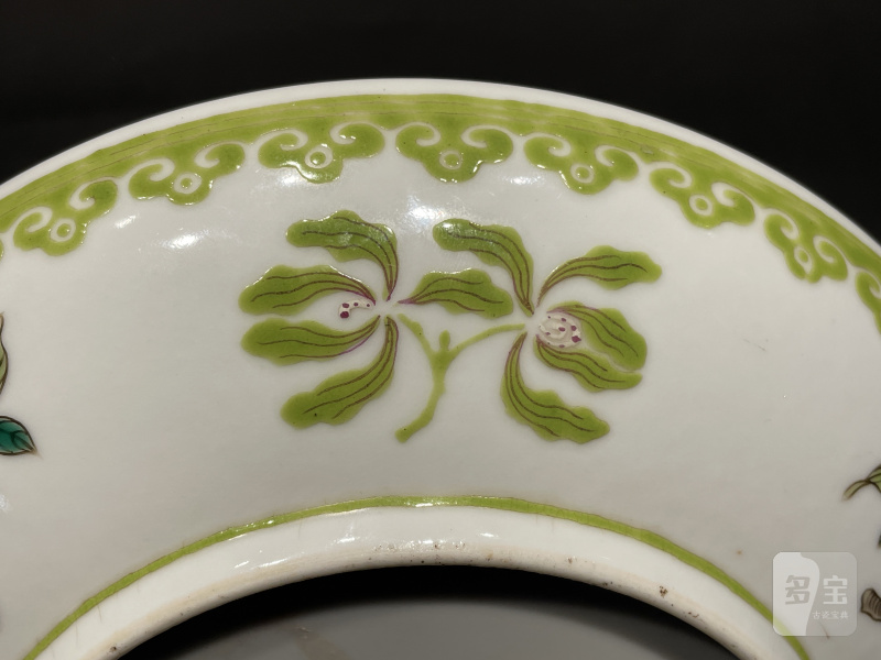 清嘉庆 粉彩折枝花卉福寿纹盘 - 图7